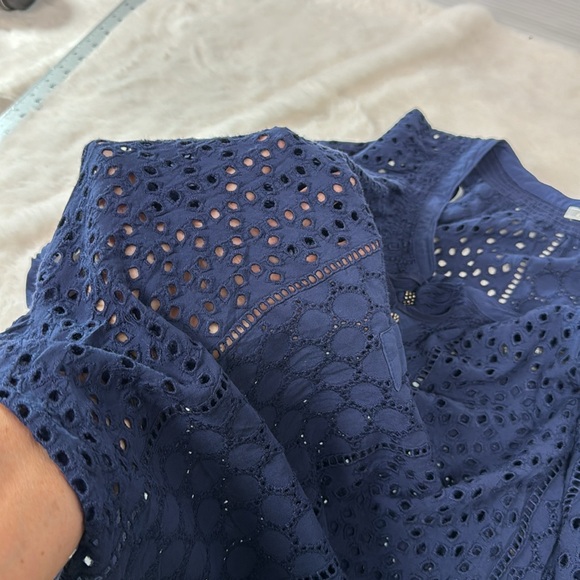 Daniel Rainn Blouse Pale Sky Wilcox Smock Detail Top Eyelet Allover Navy Small - Picture 6 of 9